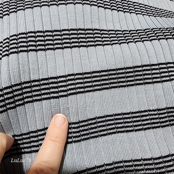 Vintage Burberrys Silk Blue Striped Sleeveless Ribbed Knit Women's Top S… - Picture 13 of 16